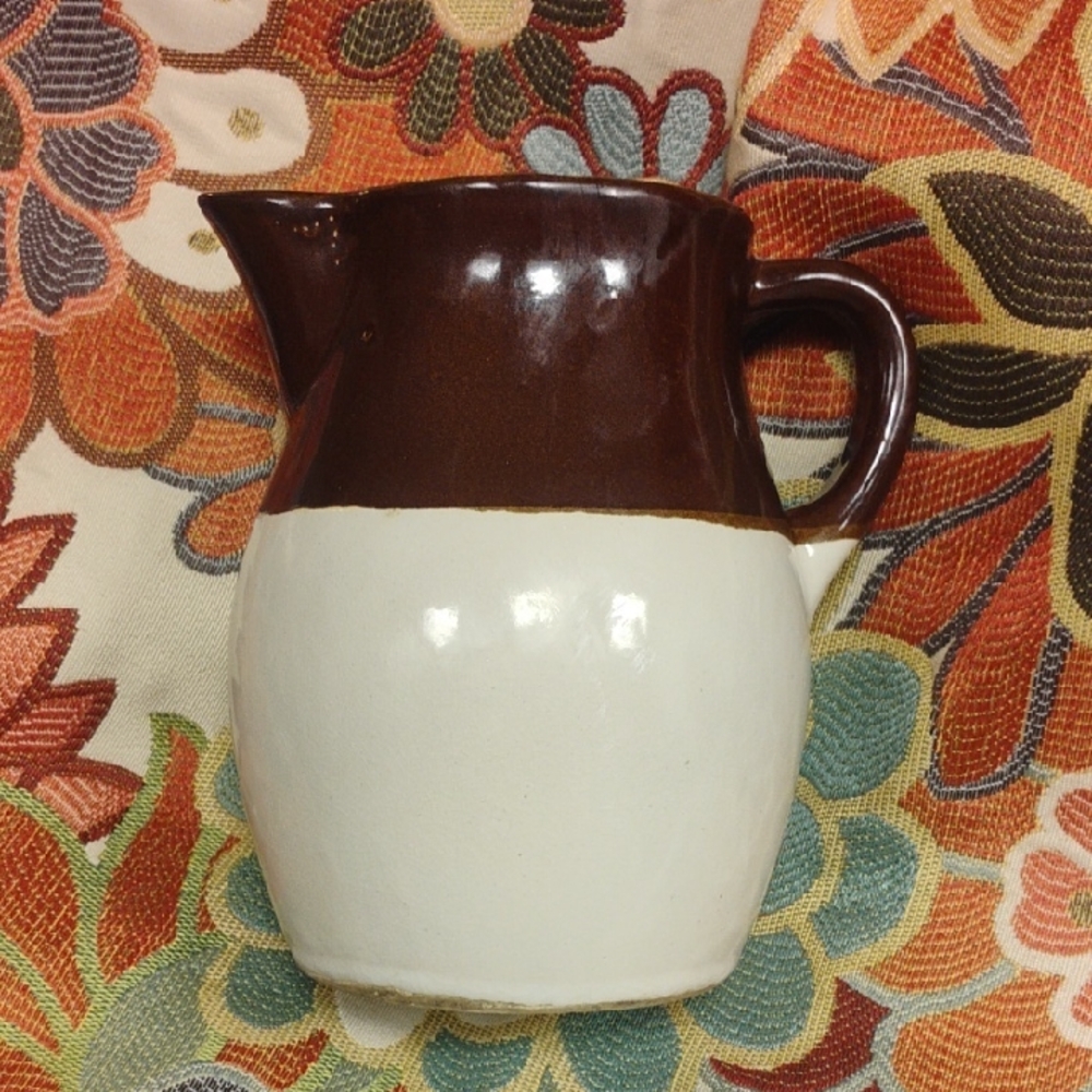 1940's RRP Co.Pottery Roseville Ohio Milk/Cream Jug.